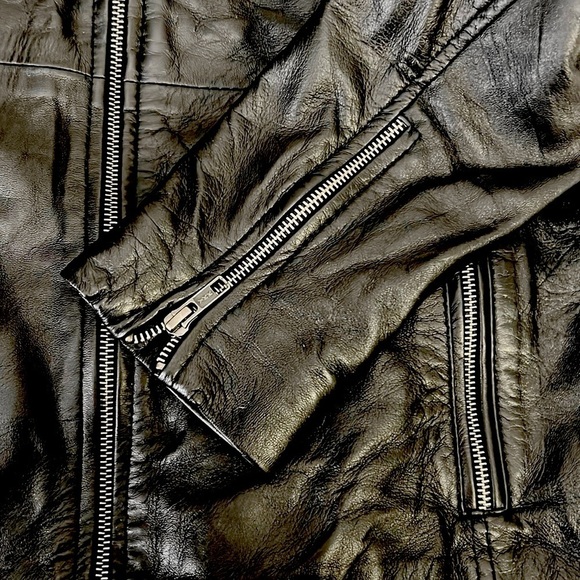 EXCELLED • Women’s Black Leather Biker Motorcycle Vintage Jacket - Picture 8 of 9
